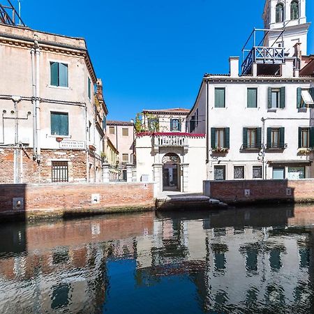 Ln Luxe Apartment Venice Canal View Veneza Exterior foto