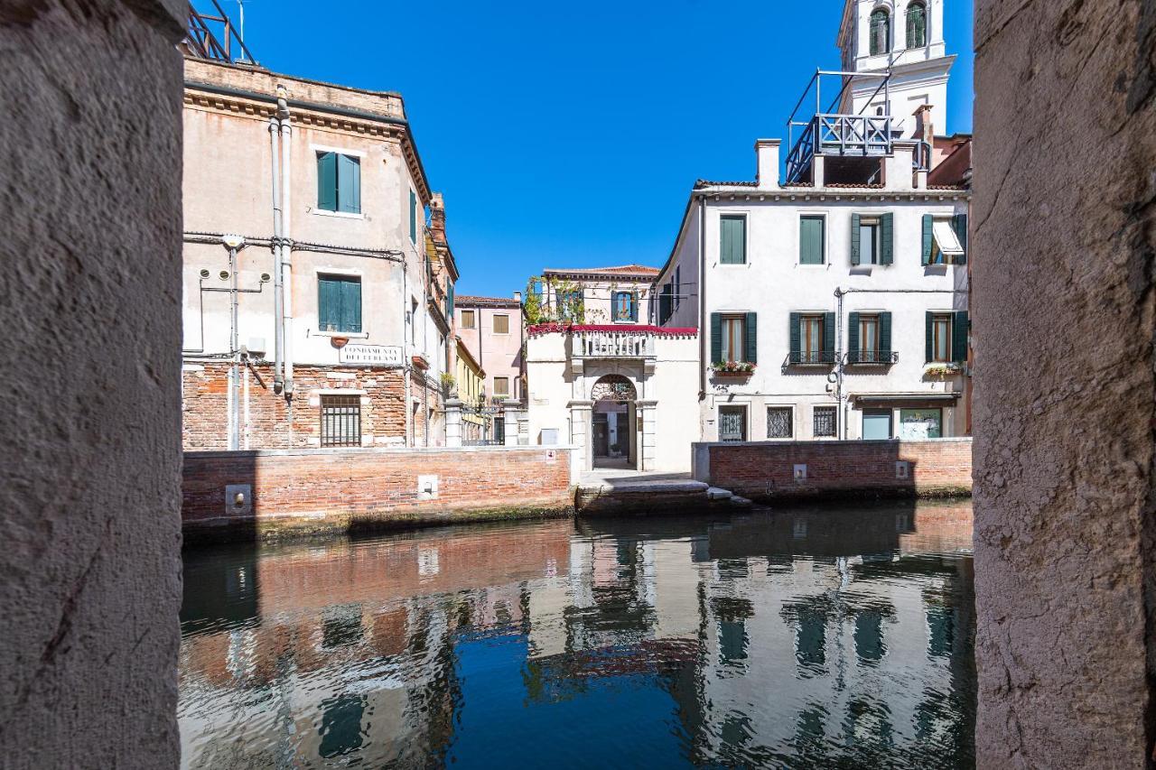 Ln Luxe Apartment Venice Canal View Veneza Exterior foto