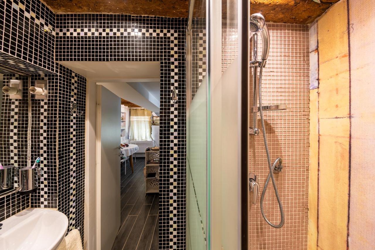 Ln Luxe Apartment Venice Canal View Veneza Exterior foto