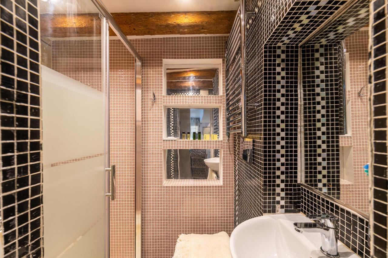 Ln Luxe Apartment Venice Canal View Veneza Exterior foto